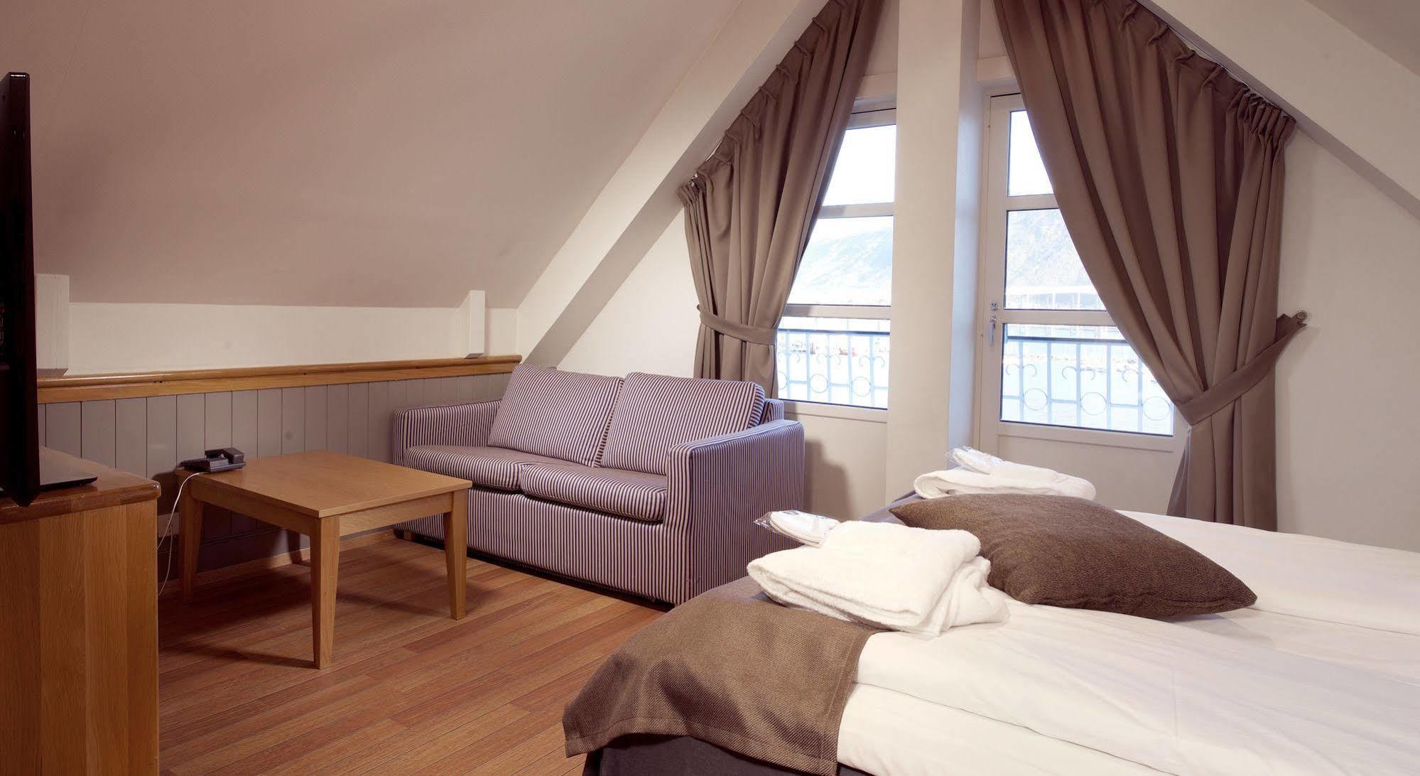 Home Hotel With Tromsø Exterior foto